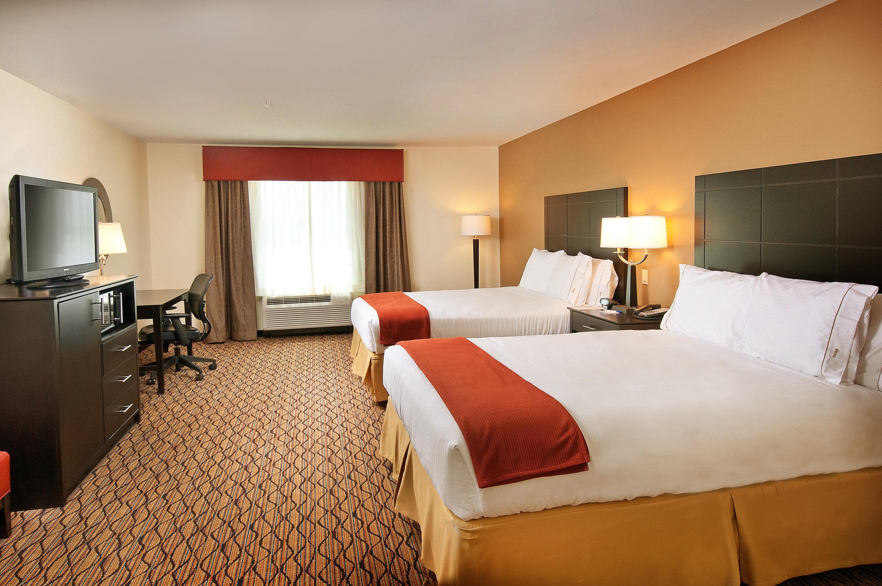 Holiday Inn Express Hotel And Suites Pearsall By Ihg Exterior photo