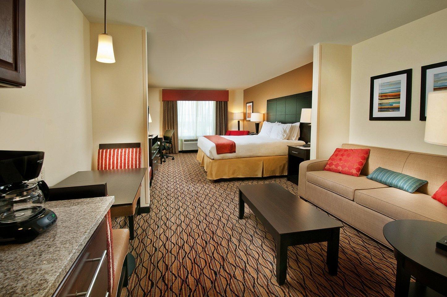Holiday Inn Express Hotel And Suites Pearsall By Ihg Exterior photo